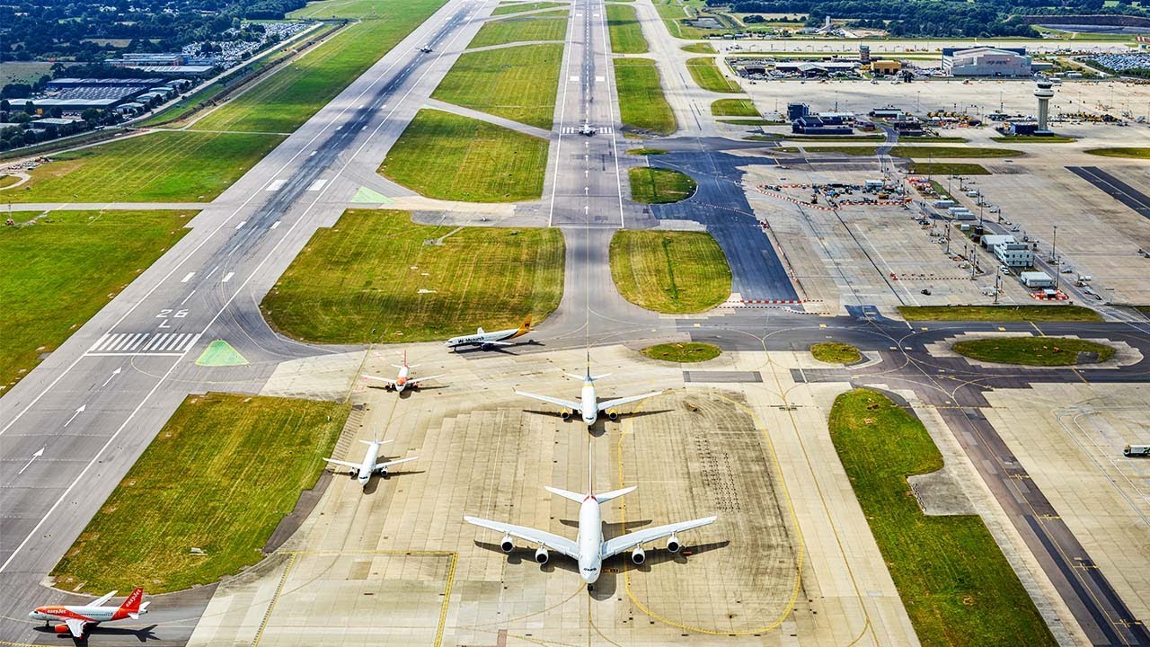 The All-Night Race to Fix an Airport Runway